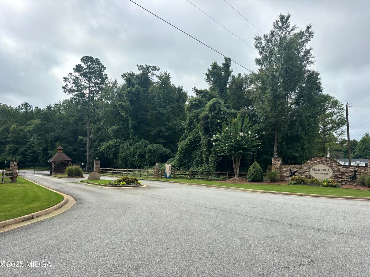Peninsula at Eagle Point · 140 Peninsula Avenue, Macon, GA 31220