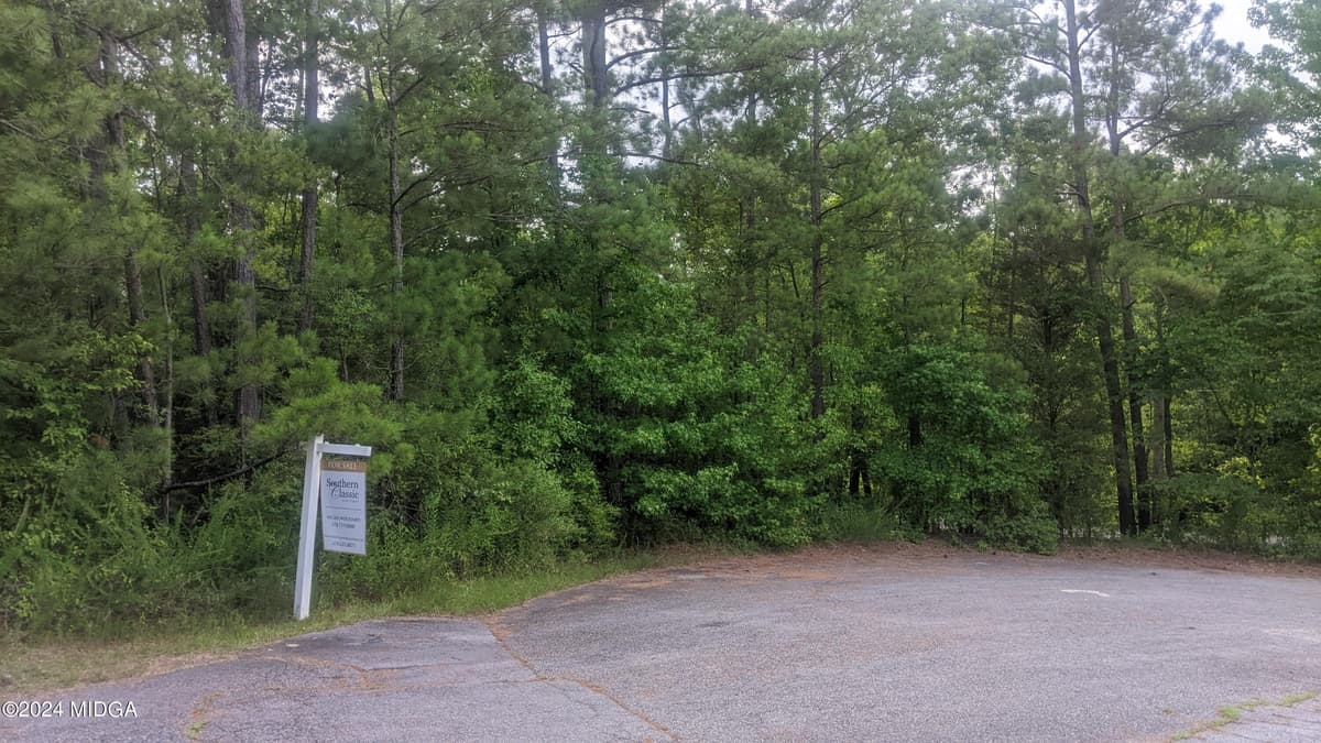 Pineworth At The Lake · 2617 Penbrook Lane, Macon, GA 31216