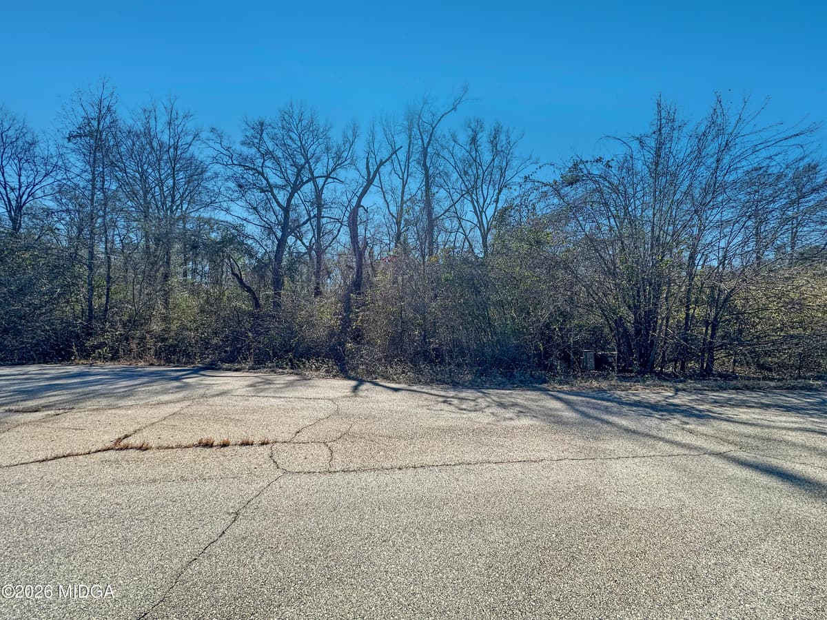 Griffin Crossing · 319 Hawk Court, Macon, GA 31216