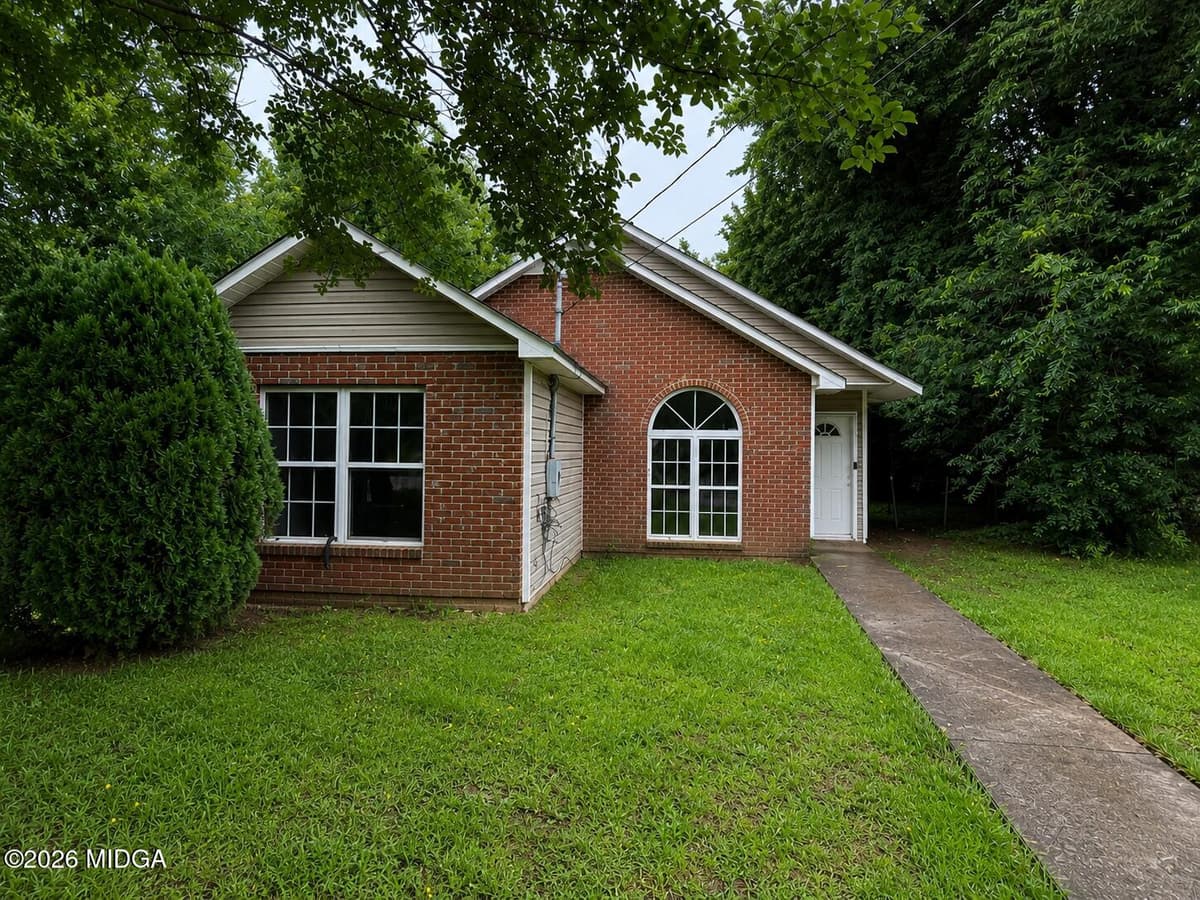 Lynmore Mikado · 712 Villa Esta Avenue, Macon, GA 31206