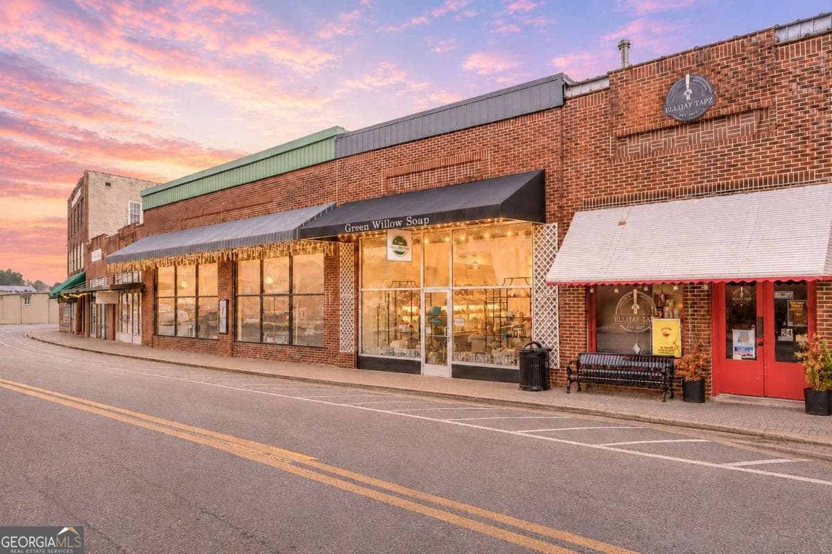 28 N Main Street, Ellijay GA 30540