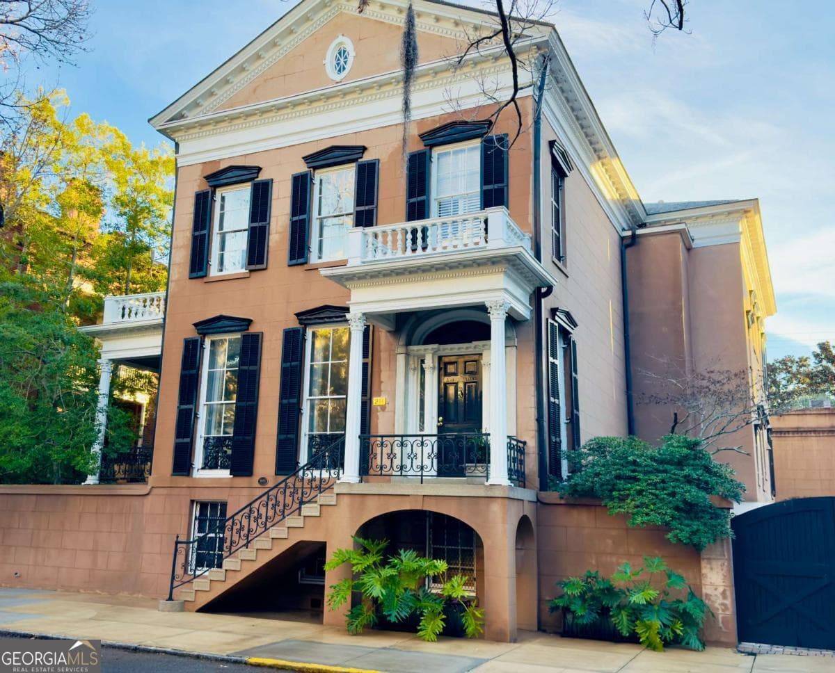 Lafayette Ward · 211 E Charlton Street, Savannah GA 31401
