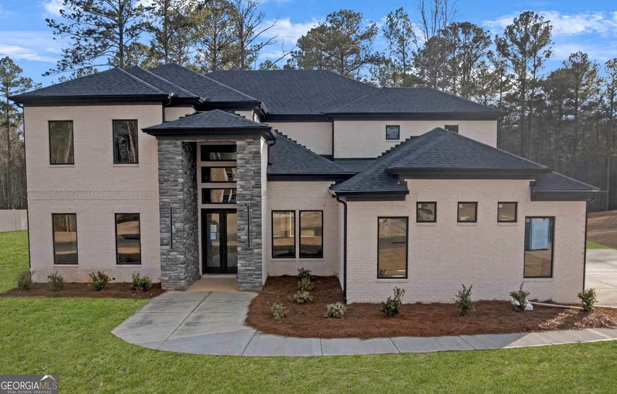 Longview Landing · 70 Grassy Springs Court, Oxford GA 30054