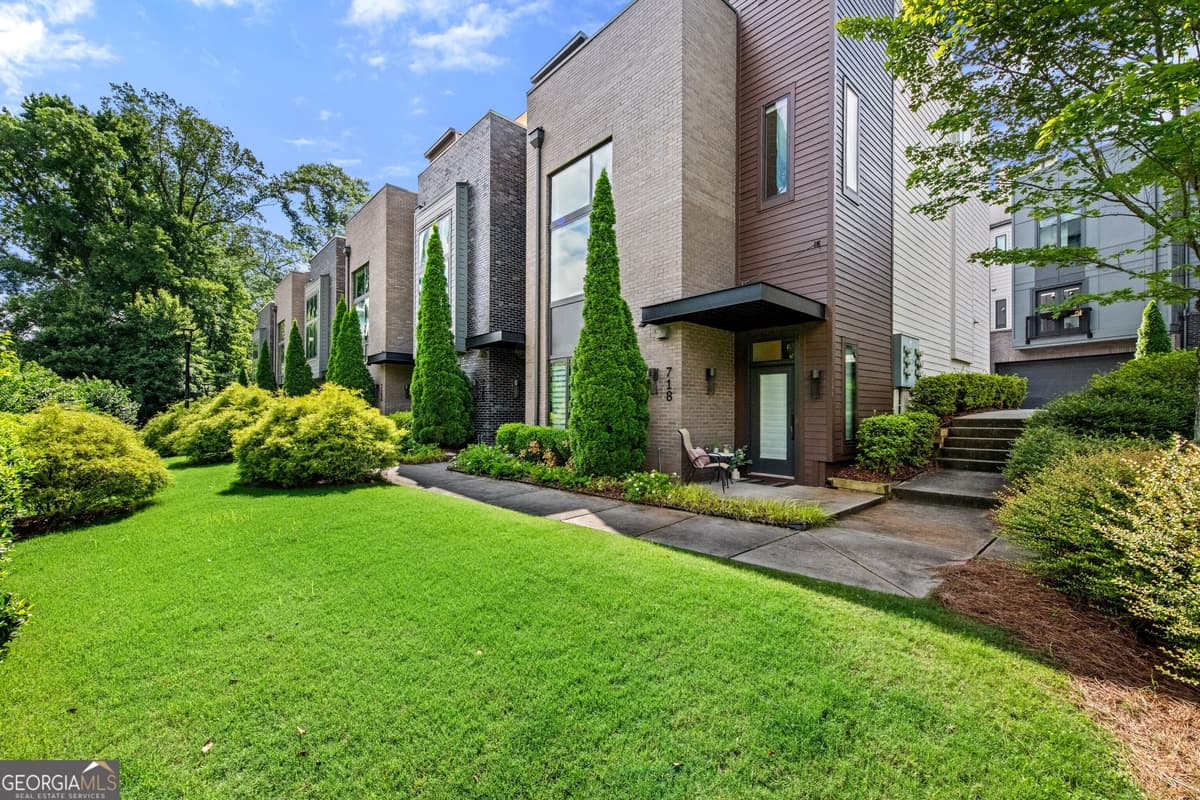 Oakhurst · 718 Oakview Road, Decatur GA 30030