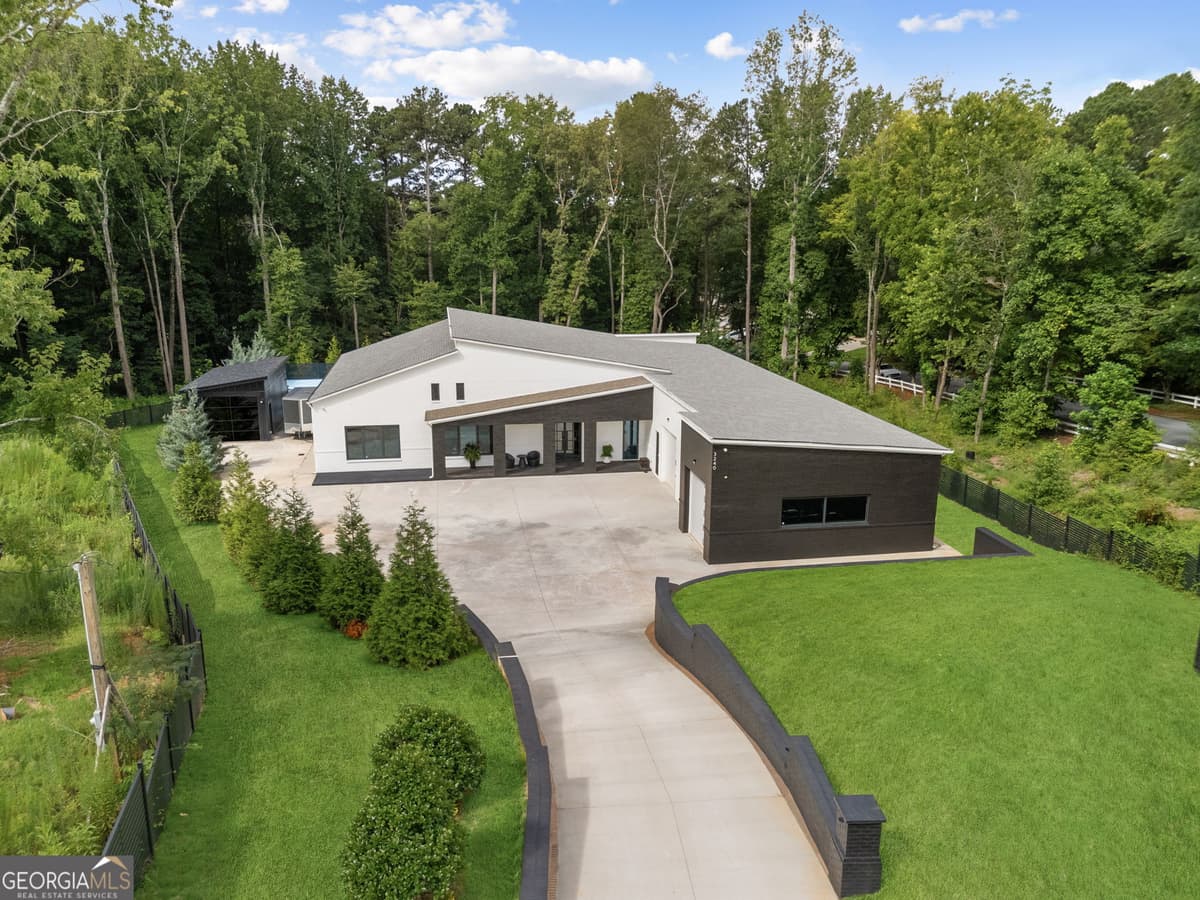 3240 Smithtown Road, Suwanee GA 30024