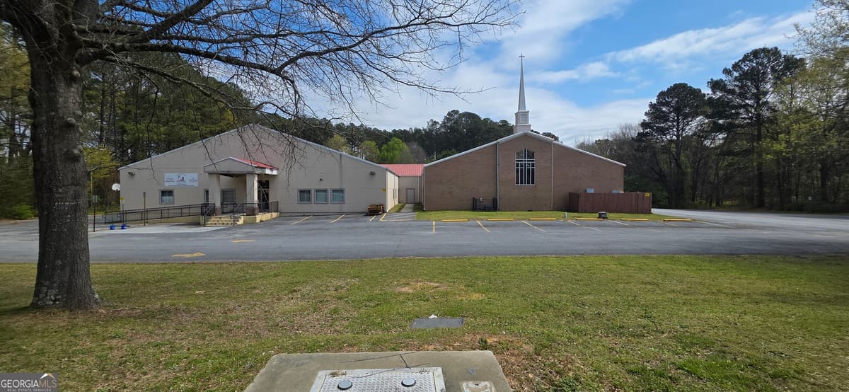6270 Red Oak Road, Atlanta GA 30349
