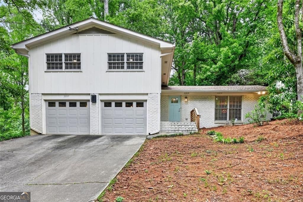 HUNTLEY HILLS · 2037 Longview Way, Chamblee GA 30341