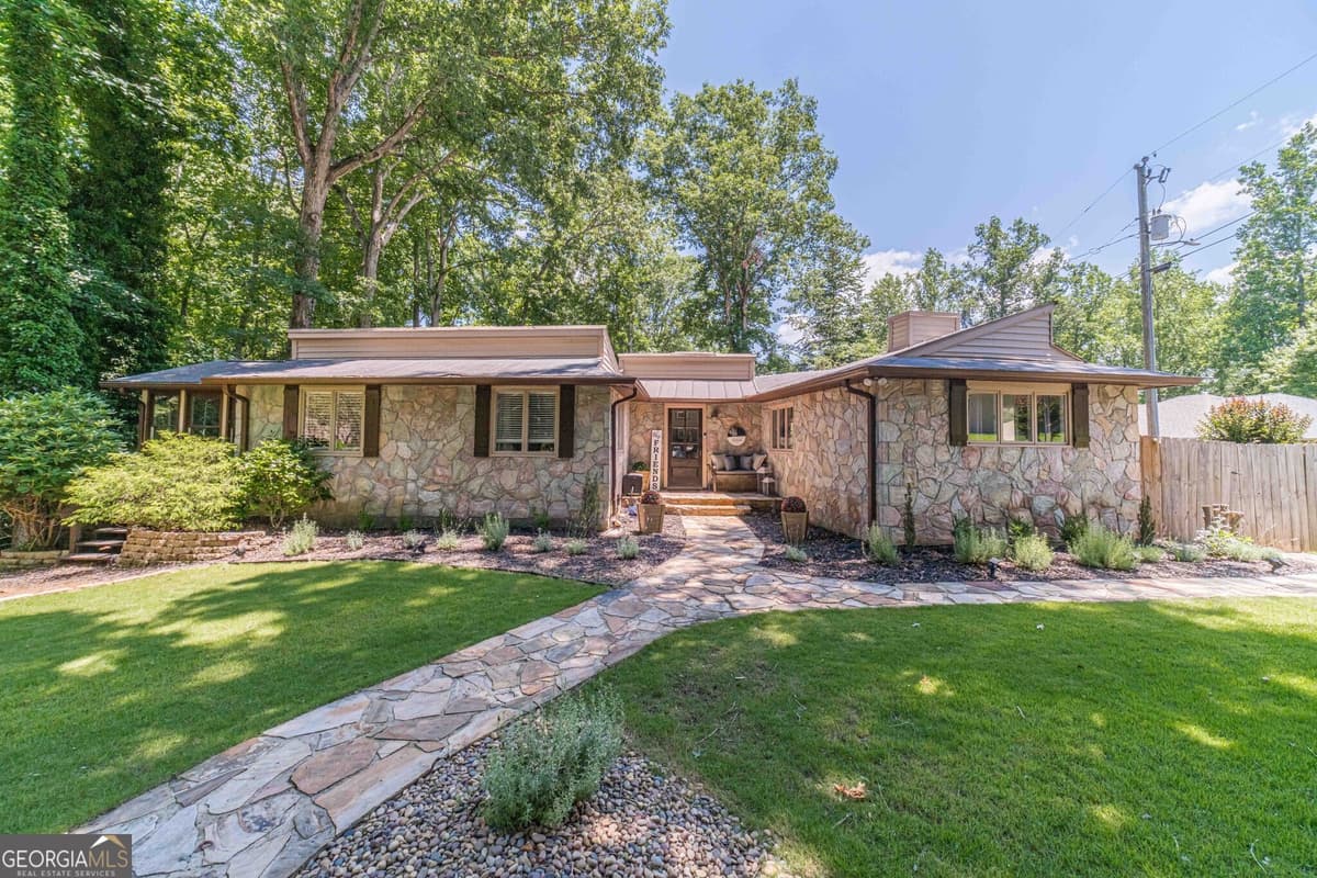 45 Lakepoint Drive, Dawsonville GA 30534