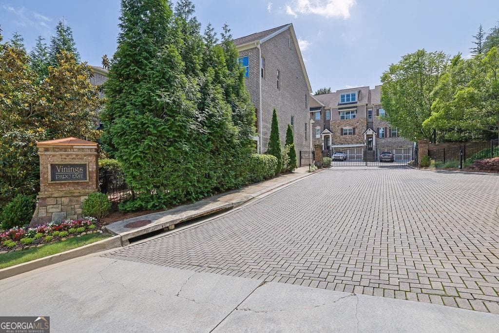 Vinings Parc East · 3279 Matthewson Way, Atlanta GA 30339