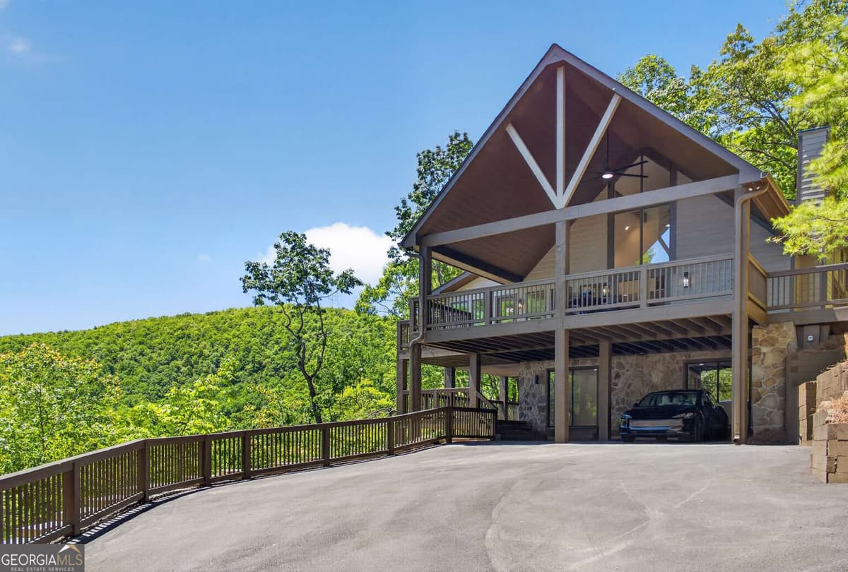 Big Canoe · 1091 Deer Run Ridge, Jasper GA 30143