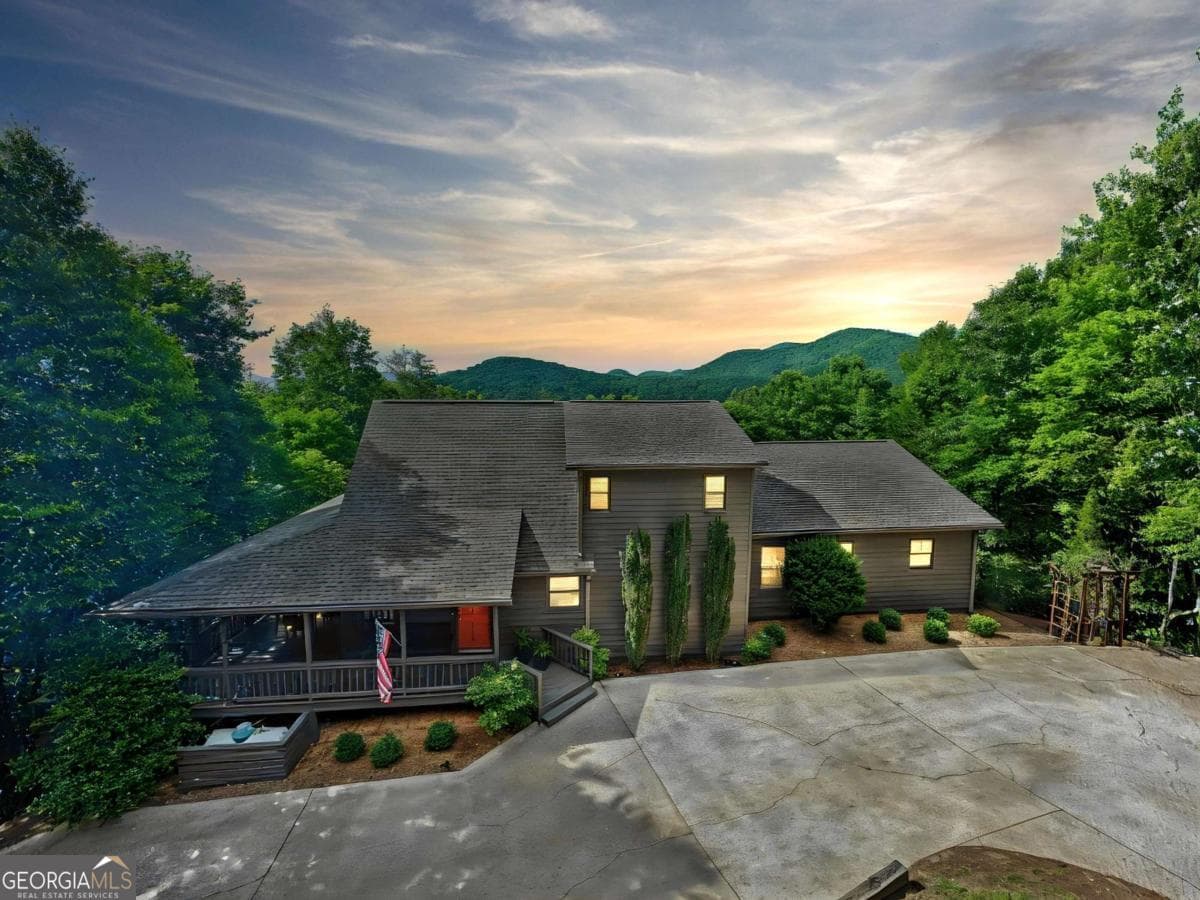 Moon Ridge · 237 Flat Rock Ridge Road, Blairsville GA 30512
