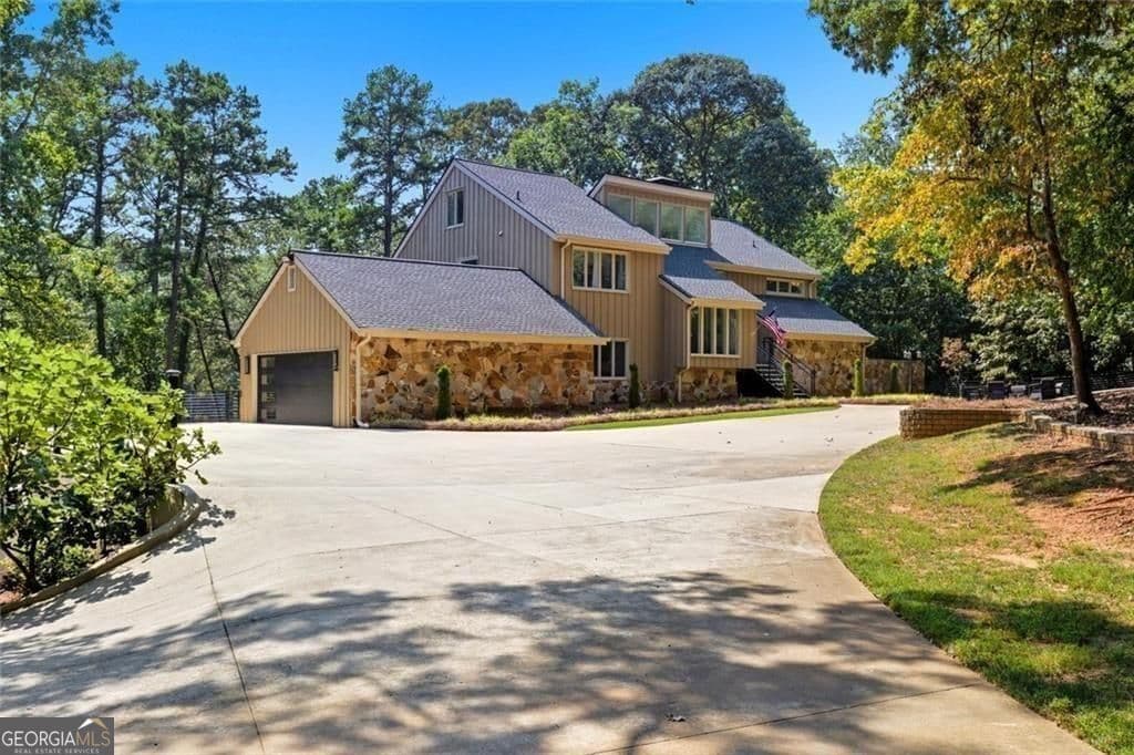 LAMPLIGHTER COVE · 3680 Lamplighter Cove Road, Gainesville GA 30504