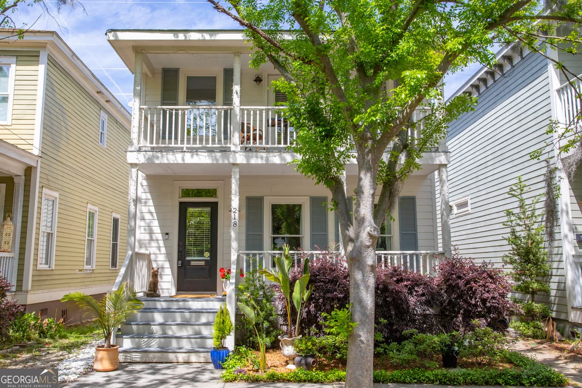 Victorian District · 218 E 33rd Street, Savannah GA 31401