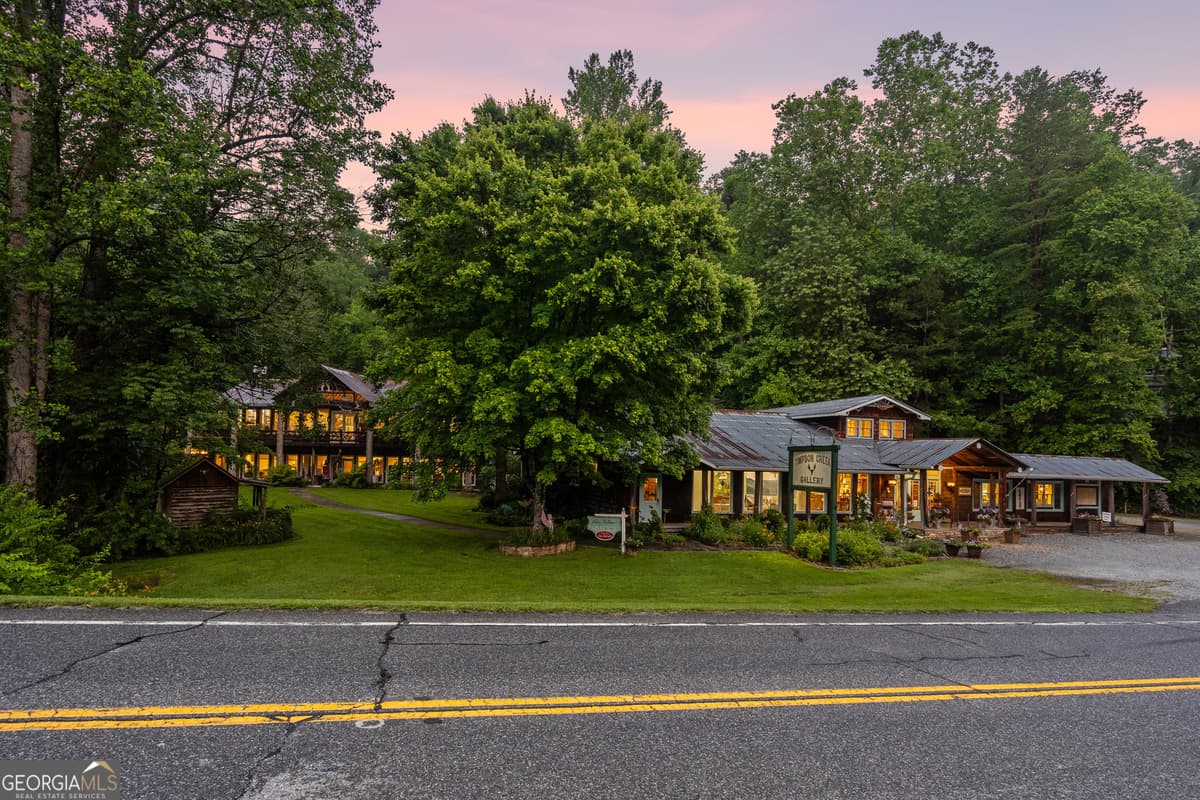 7142 Highway 76 W, Clayton GA 30525