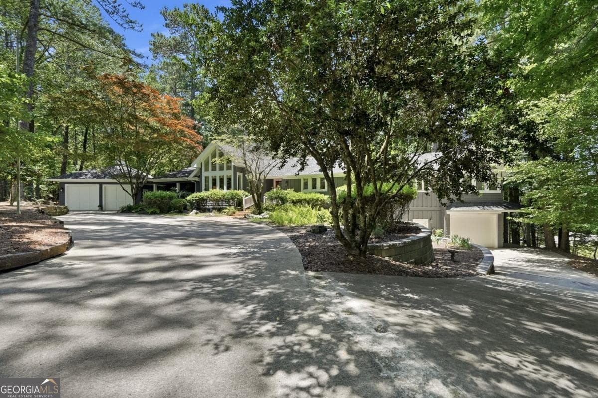 6504 Yacht Club Road, Flowery Branch GA 30542