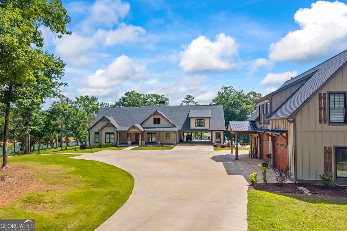 300 Black Point Drive, Hartwell GA 30643