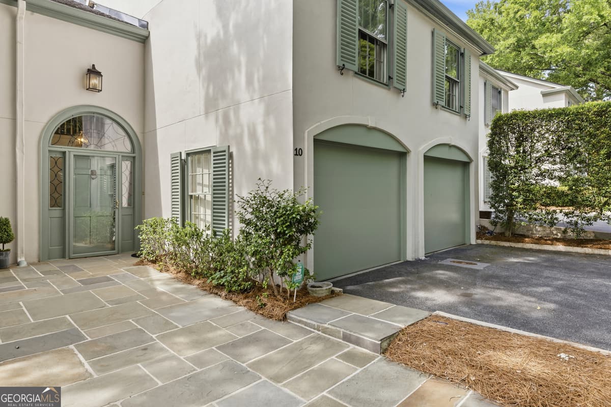 Mooregate Square · 10 Mooregate Square # 10, Atlanta GA 30327
