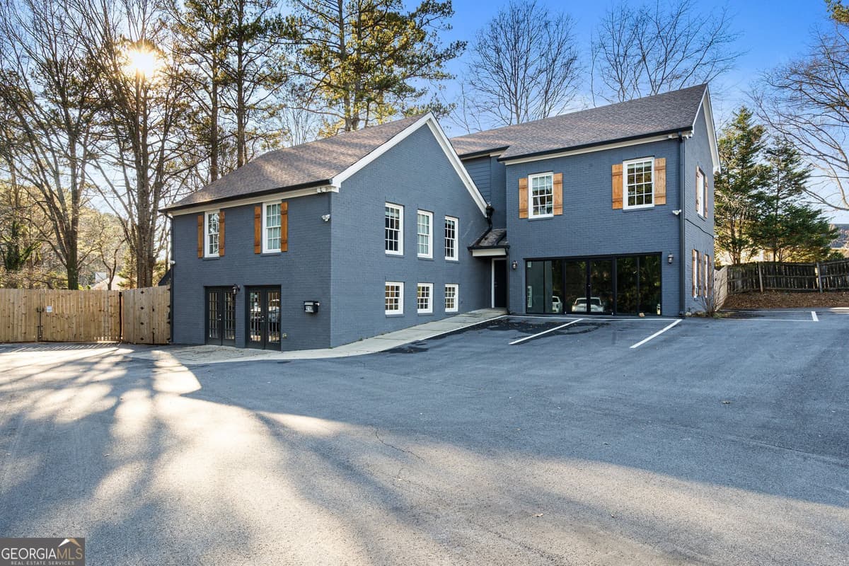 210 W Crossville Road, Roswell GA 30075