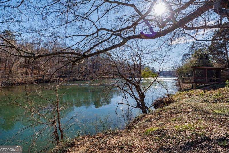 Vinings · 3941 Paces Ferry Drive SE, Atlanta GA 30339