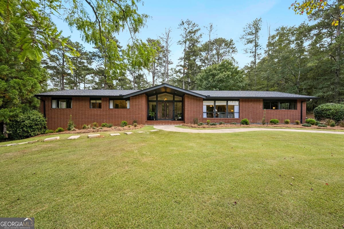 334 Luther Bailey Road, Senoia GA 30276