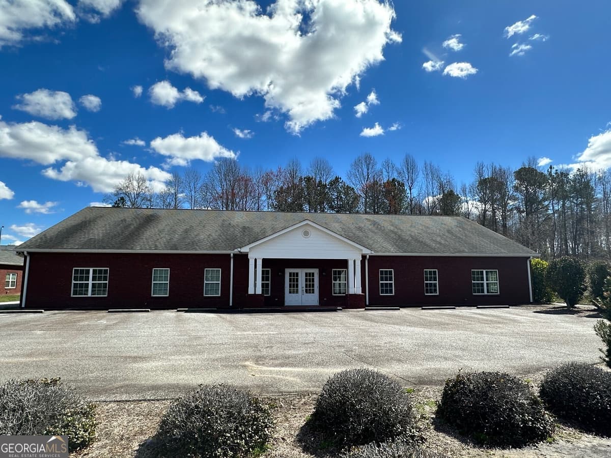 135 Midway Crossing, Cornelia GA 30531