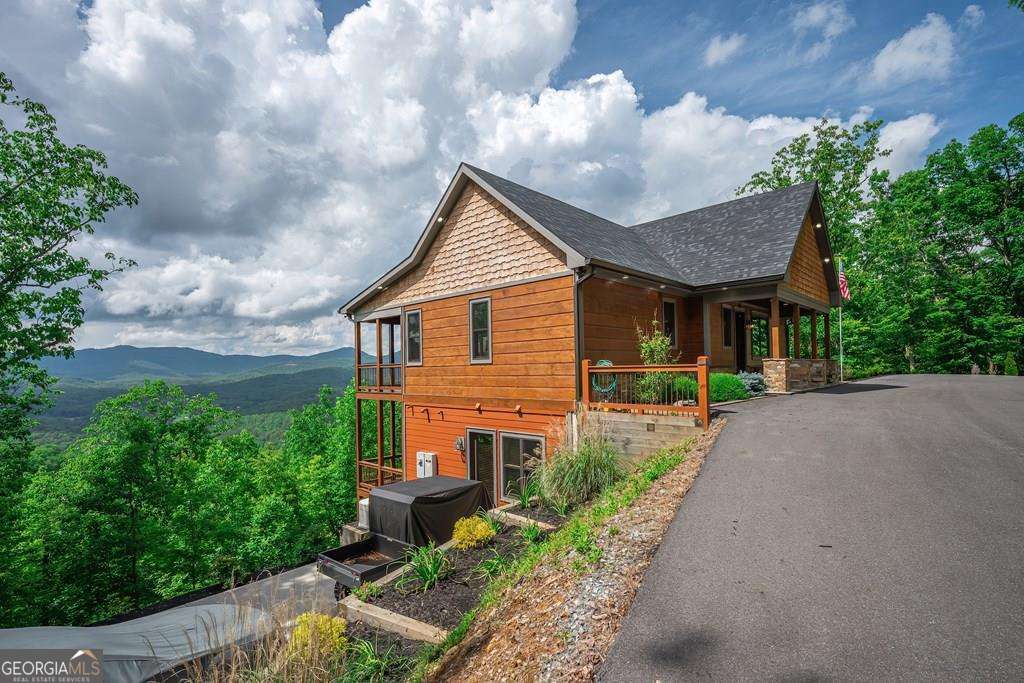 Mountain High · 193 Pontoosuc Drive, Mineral Bluff GA 30559