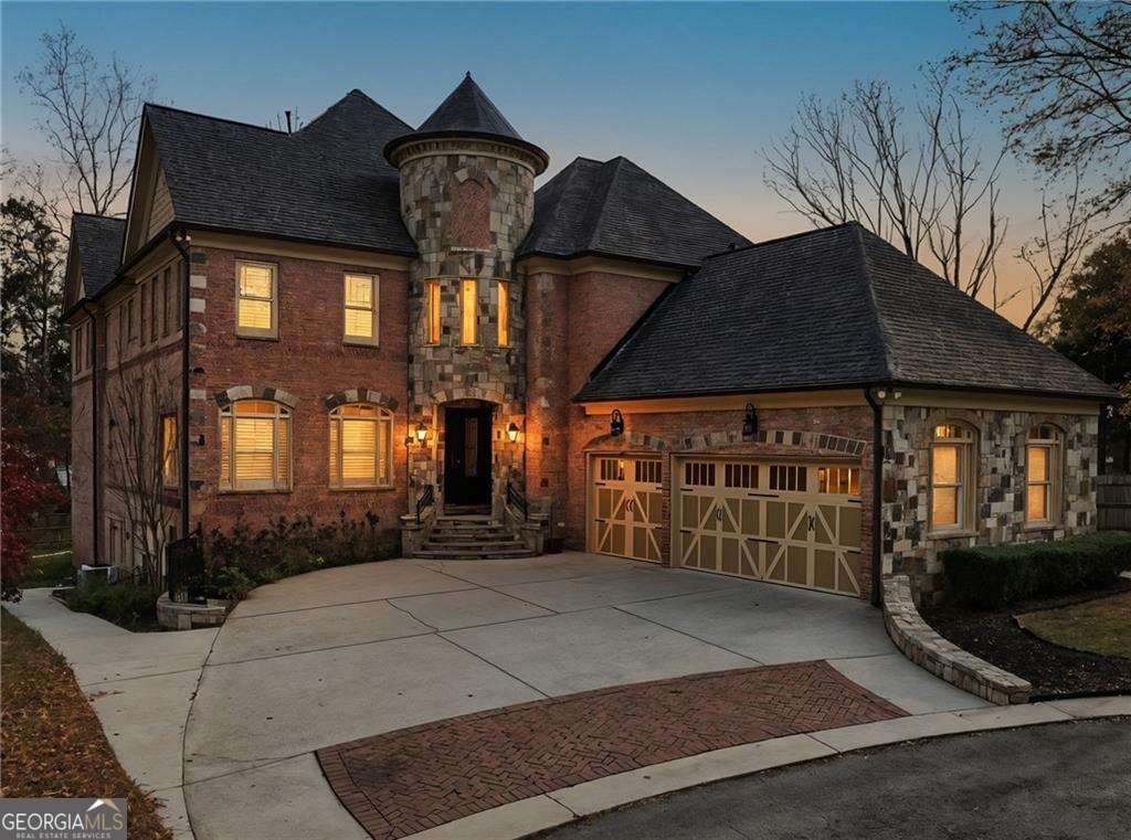 7611 Regency Circle, Atlanta GA 30350