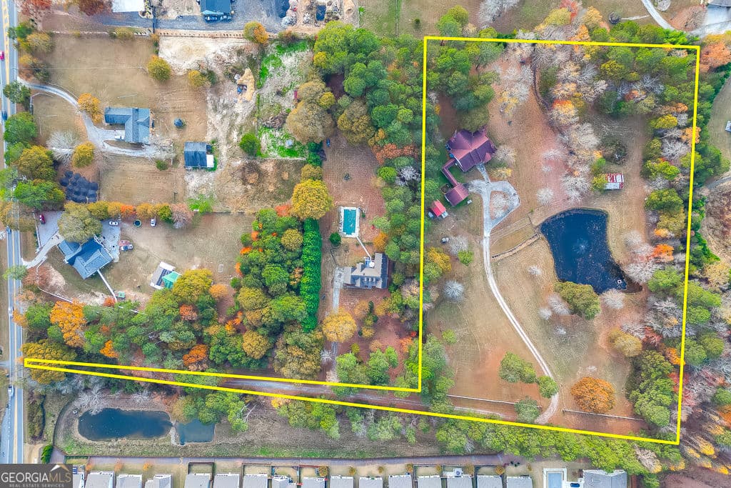 525 Cooper Road, Loganville GA 30052