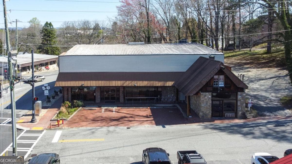 11 S Grove Street, Dahlonega GA 30533