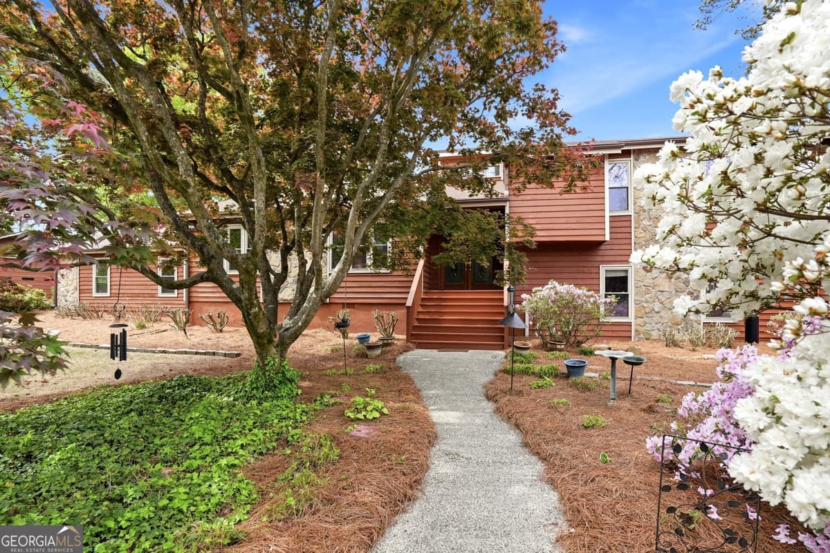 Kings Cove · 4228 Cove Court NE, Marietta GA 30067