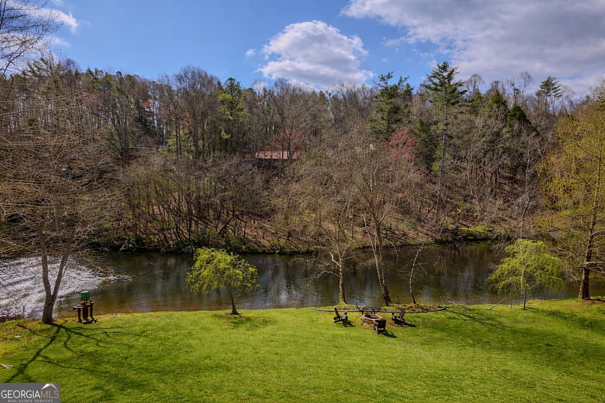 105 Riveredge Drive, Ellijay GA 30536