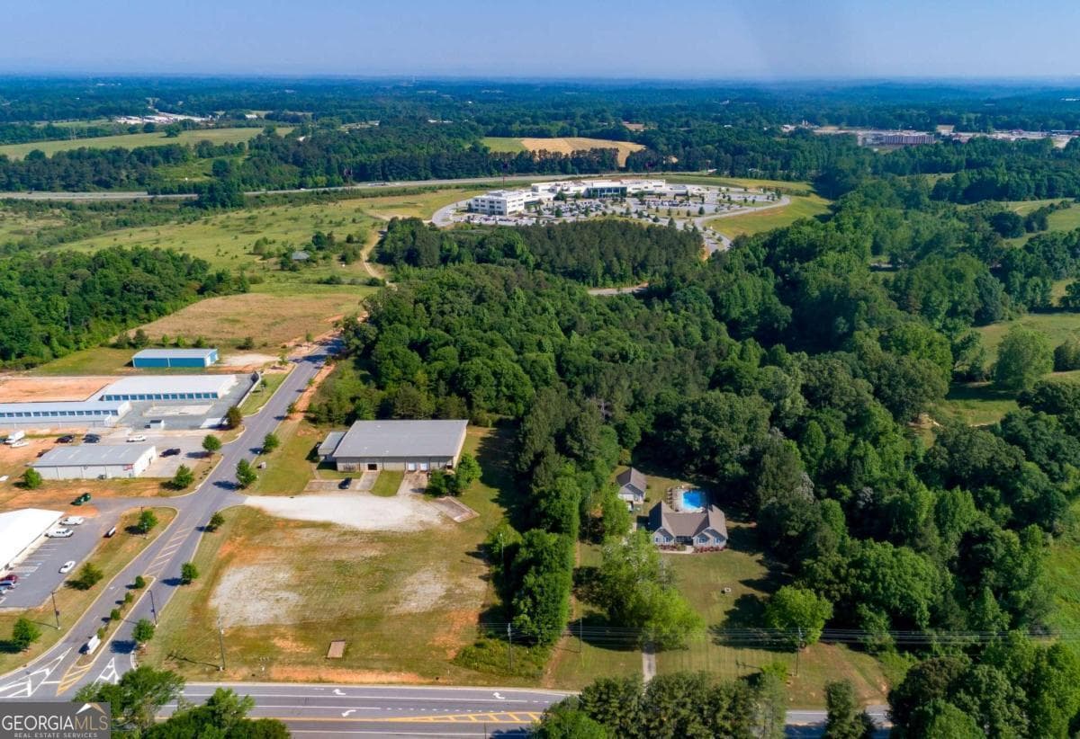 1 Clear Creek Parkway, Lavonia GA 30553