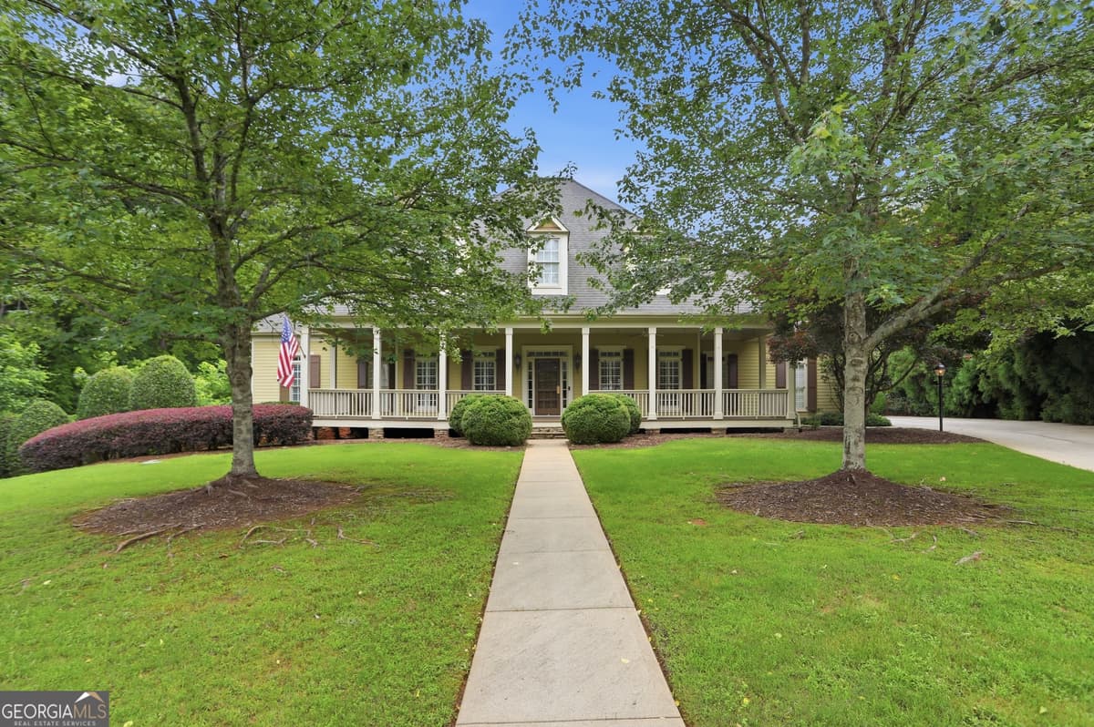 WHITE COLUMNS · 900 Treyburn Run, Alpharetta GA 30004