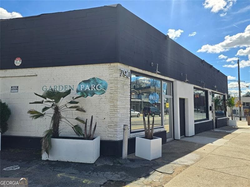 790 Cascade Avenue, Atlanta GA 30310