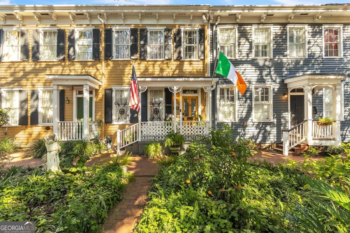 Landmark Historic District · 528 E Jones Street, Savannah GA 31401