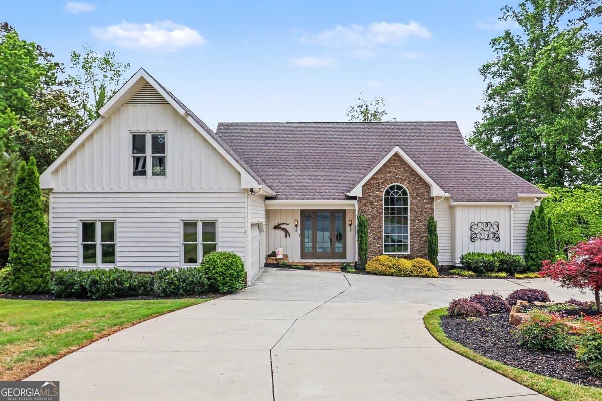 Horseshoe Bend · 8895 Willowbrae Lane, Roswell GA 30076