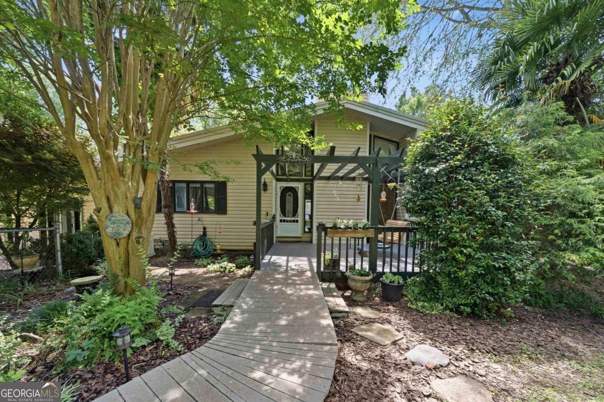 Quesenberry Cov · 240 Quesenberry Drive, Eatonton GA 31024