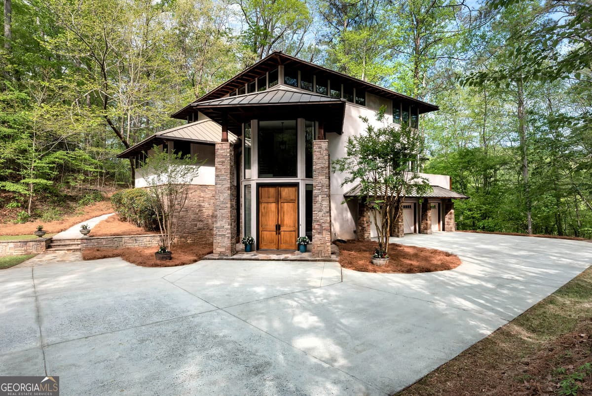 6960 Riverside Drive, Atlanta GA 30328