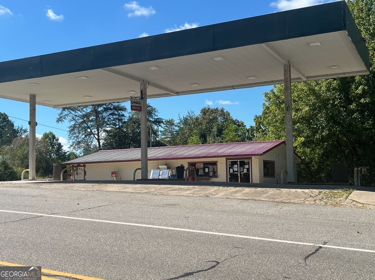 2605 HWY 66, Young Harris GA 30582
