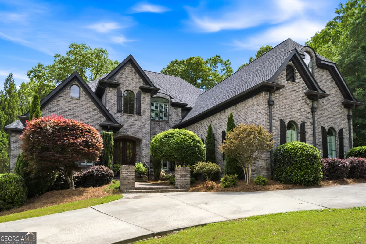 Oaks on Riverside · 1720 Oak Tree Hollow, Gainesville GA 30501