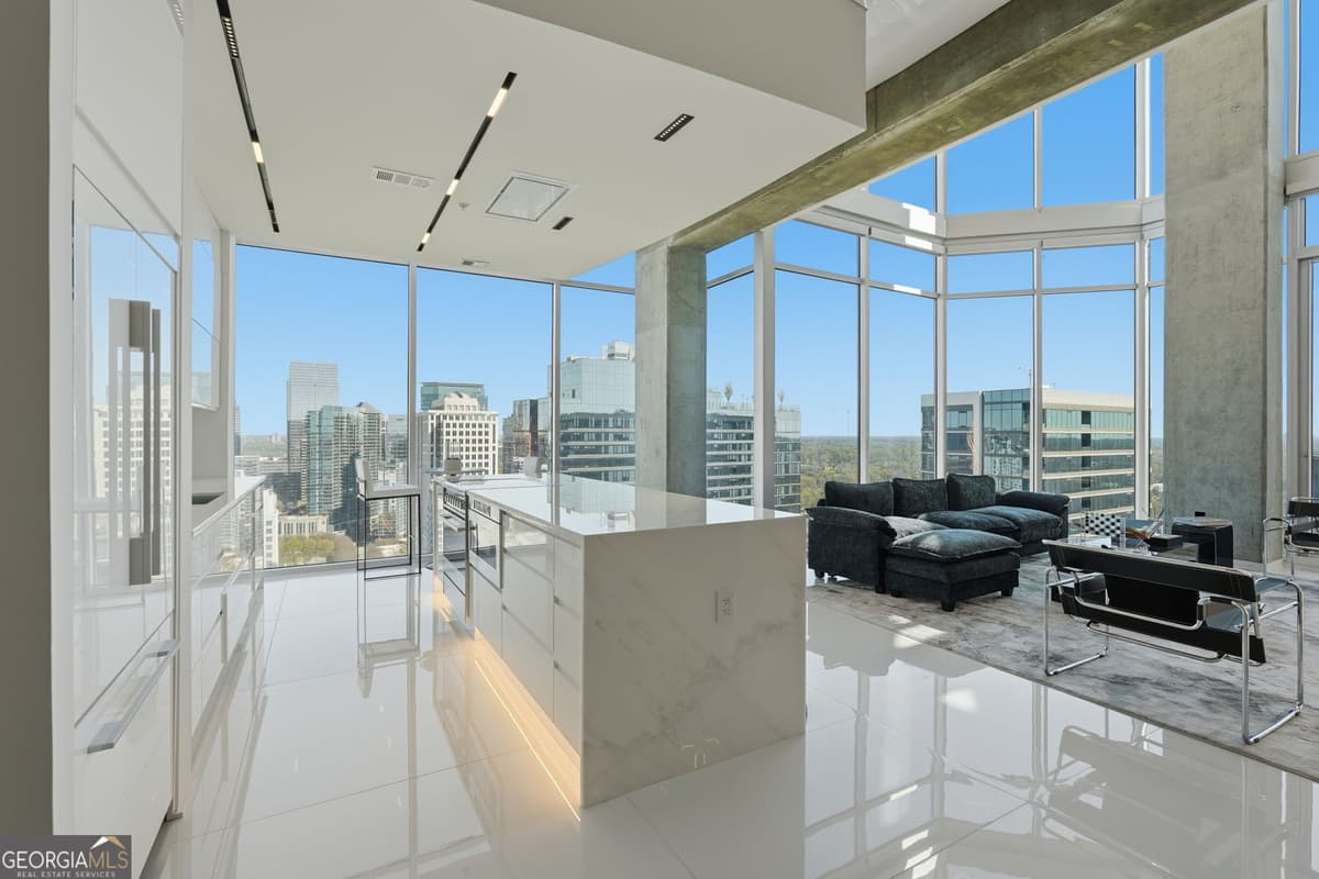 Spire · 860 Peachtree Street NE # 2801, Atlanta GA 30308