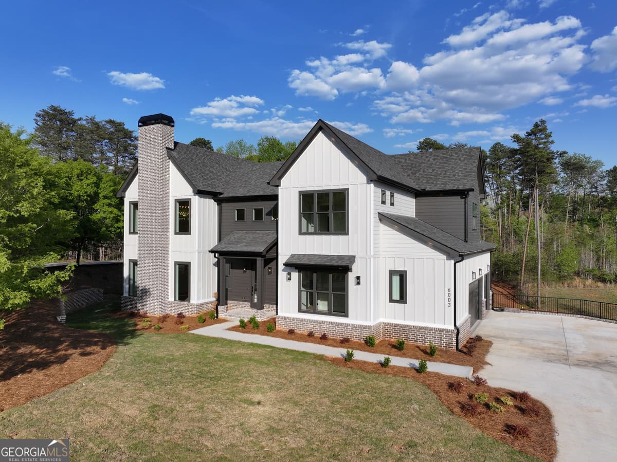 DOCKSIDE COVE · 6003 Bluewater Boulevard, Gainesville GA 30506