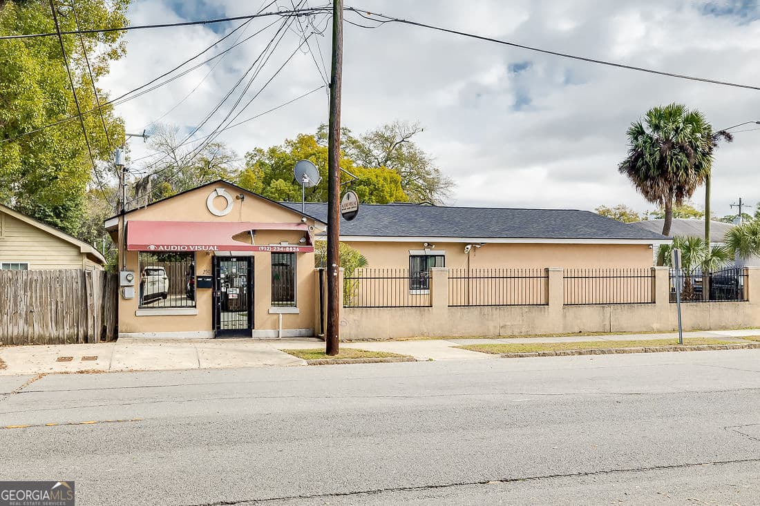 2506 Barnard Street, Savannah GA 31401