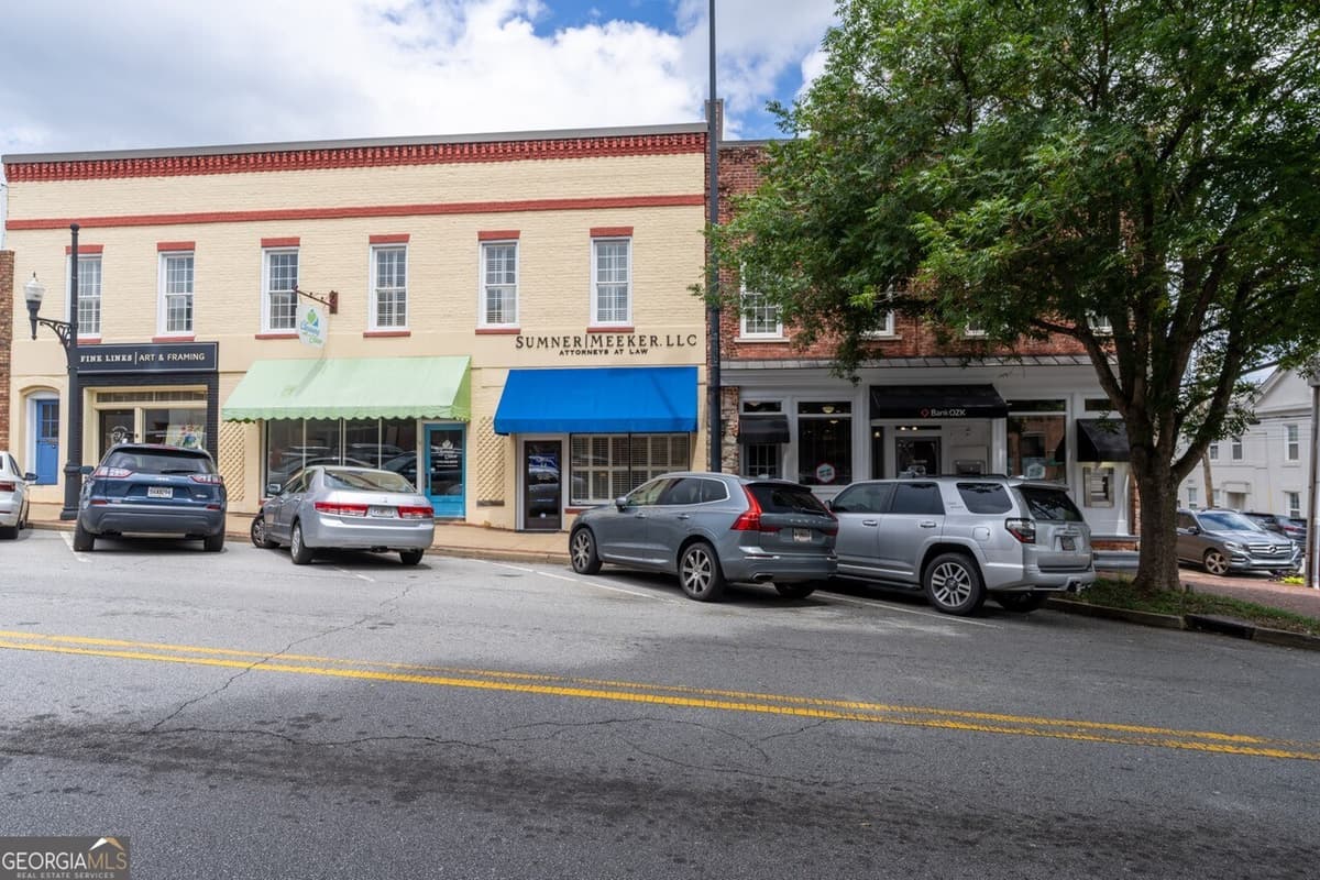 10 E Broad Street, Newnan GA 30263