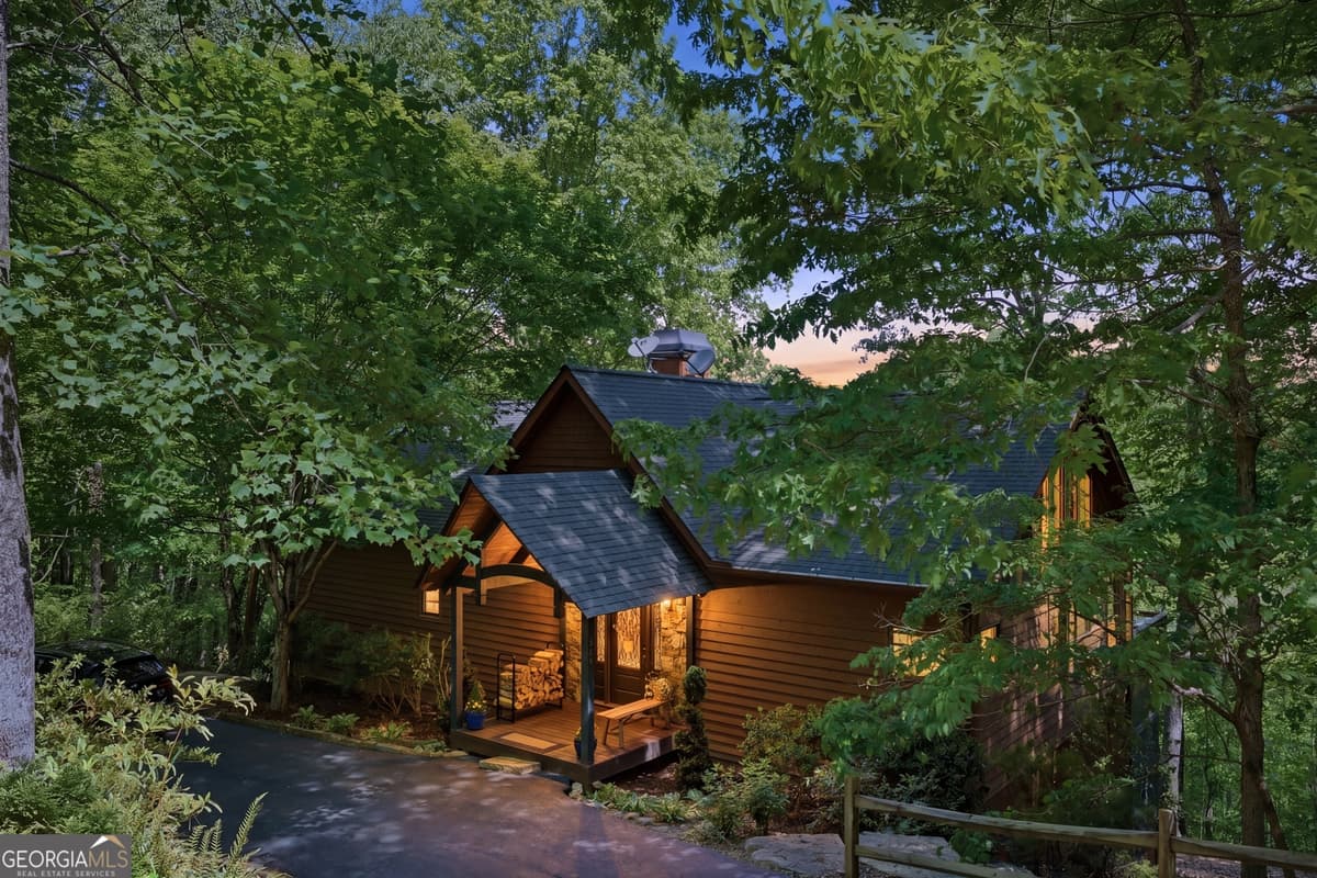Lake Burton/Chinkapin · 350 Whitetail Trail, Clayton GA 30525