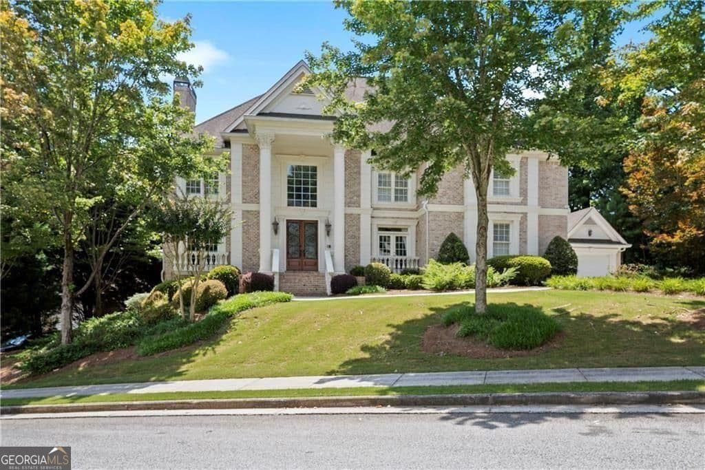 NISKEY LAKE FALLS · 4064 Lyon Boulevard, Atlanta GA 30331