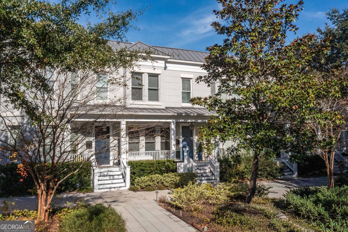 Historic District · 318 E Hall Street, Savannah GA 31401