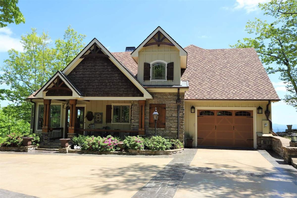 Buena Vista · 223 South Brow Drive, Cloudland GA 30731