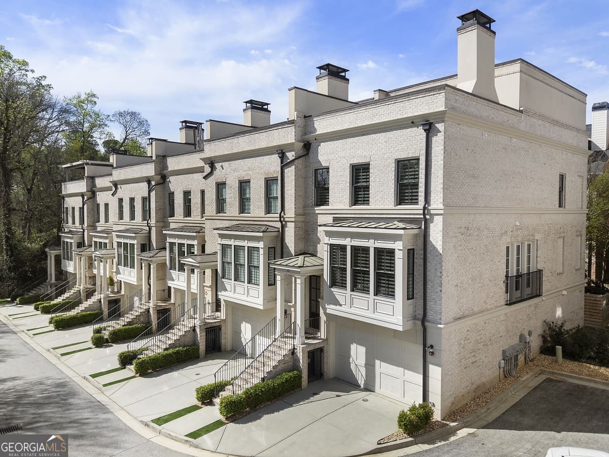 Buckhead Park North · 3715 Peachtree Road NE # 12, Atlanta GA 30319