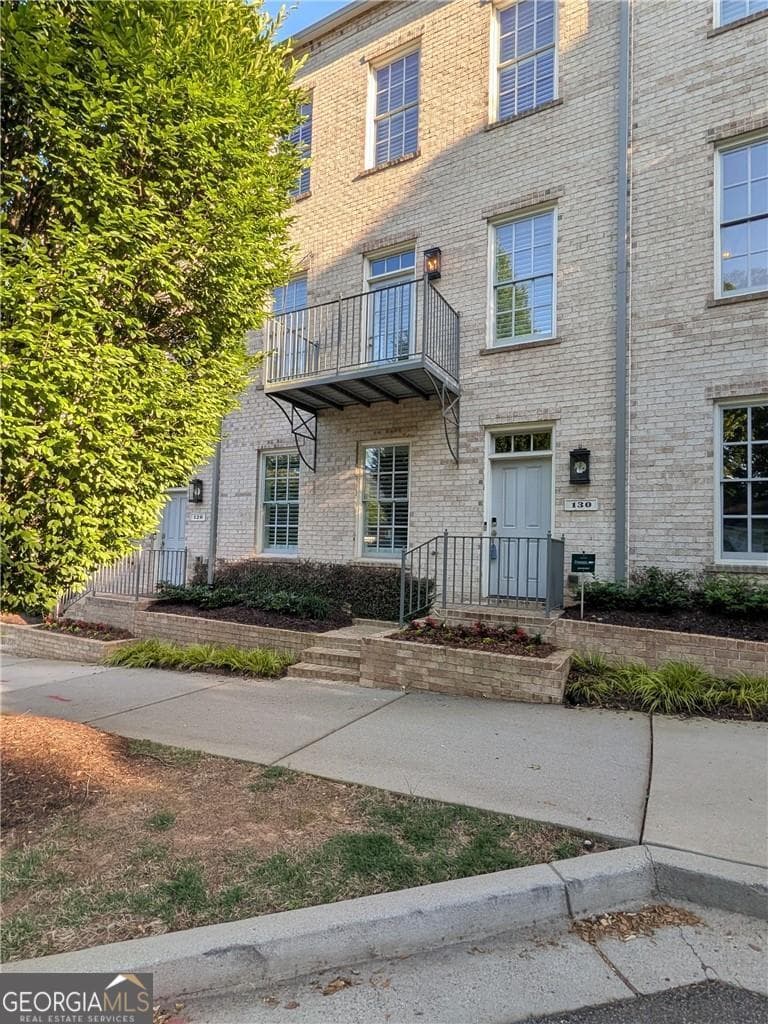 Oak Crossing · 130 Clover Court, Roswell GA 30075